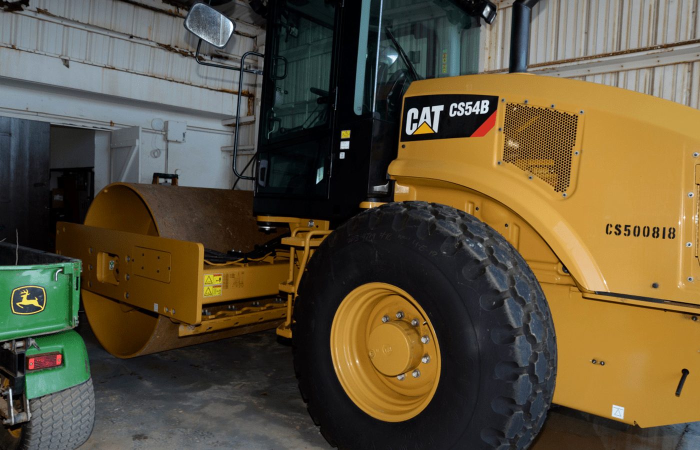 Compaction roller for road base and heavy concrete preparation